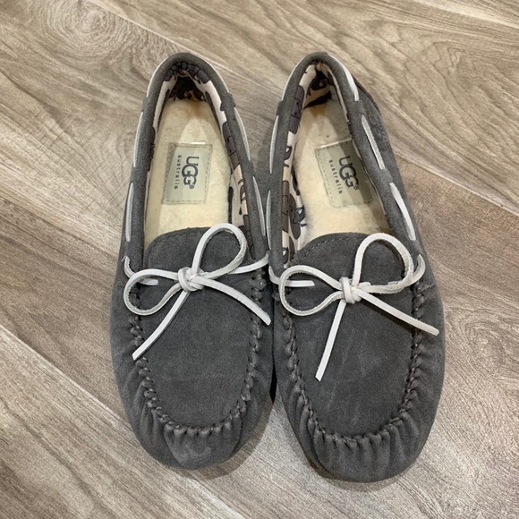 UGG Other - Girls UGG moccasins Size 3. Mint!!!